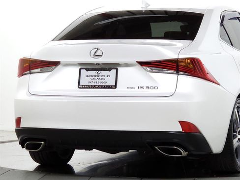 Used 2017 Lexus IS 300 AWD image 9