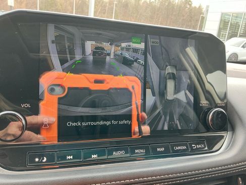 Used 2021 Nissan Rogue Platinum image 21