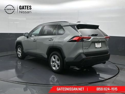 Used 2021 Toyota RAV4 XLE AWD/4WD image 8