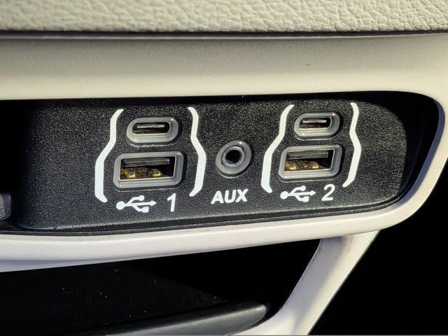 Used 2023 Chrysler Voyager LX FWD image 29