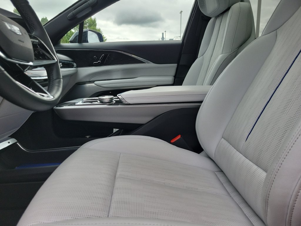 Used 2024 Cadillac Lyriq Sport w/ LPO, Floor Liner Package AWD/4WD image 20
