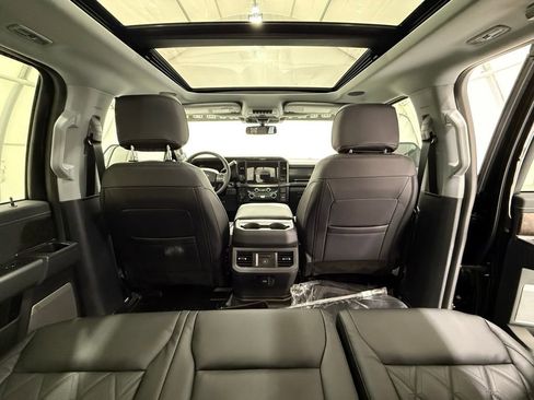 New 2026 Ford F250 Lariat w/ Black Appearance Package image 27