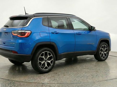 Used 2025 Jeep Compass Limited image 9