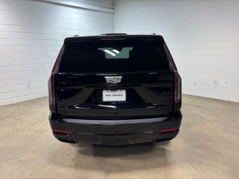 Used 2025 Cadillac Escalade Sport Platinum image 8