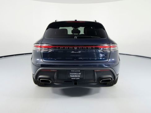 Certified 2023 Porsche Macan image 9
