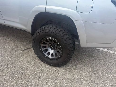 Used 2019 Toyota 4Runner TRD Off-Road AWD/4WD image 6