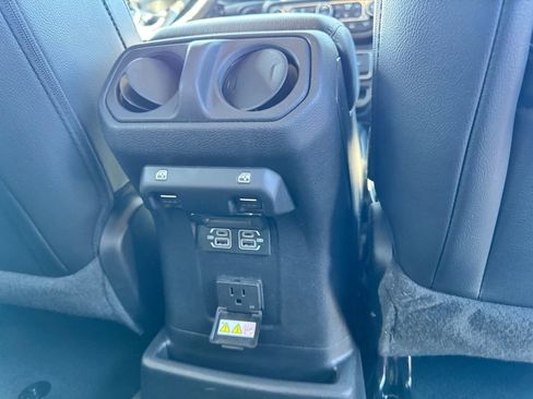 Used 2022 Jeep Wrangler Unlimited Sahara AWD/4WD image 16
