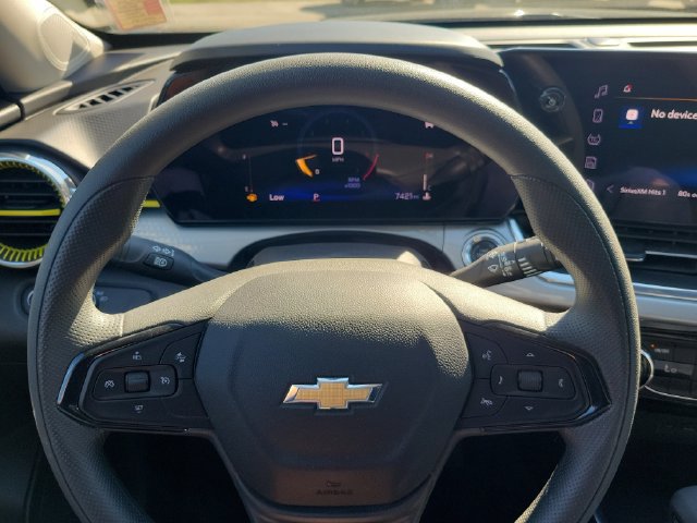 Used 2026 Chevrolet Trax LT FWD image 23