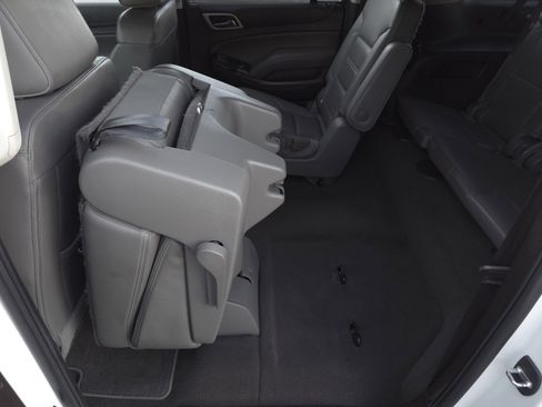 Used 2019 GMC Yukon XL Denali w/ Open Road Package image 34