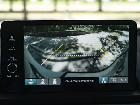Used 2025 Honda Pilot EX-L image 31