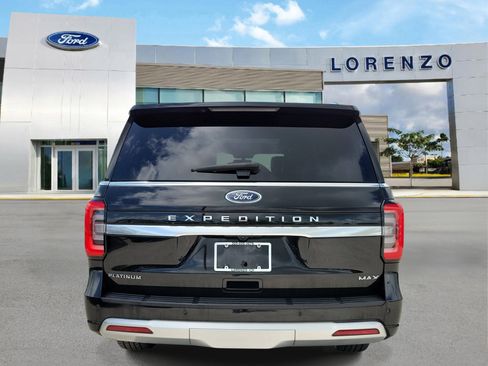Used 2023 Ford Expedition Max Platinum RWD image 6
