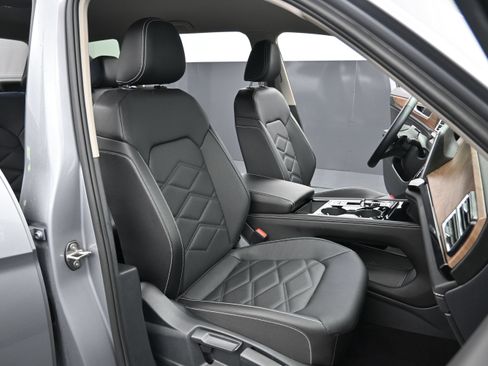 Used 2026 Volkswagen Atlas SE FWD image 27
