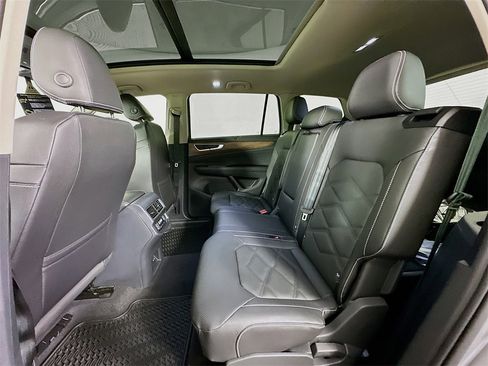 New 2026 Volkswagen Atlas SE image 17