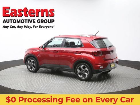 Used 2023 Hyundai Venue Limited FWD image 64
