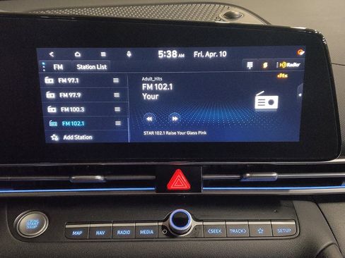 Used 2024 Hyundai Elantra SEL image 25