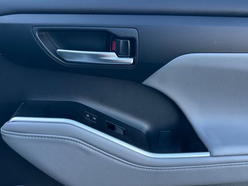 New 2026 Toyota Highlander XLE image 21