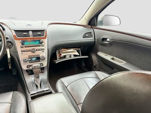 Used 2010 Chevrolet Malibu LTZ image 21