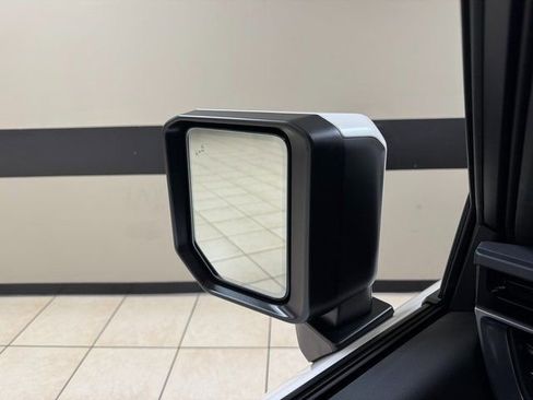 Used 2024 Lexus GX 550 w/ Accessory Package (2T) image 17