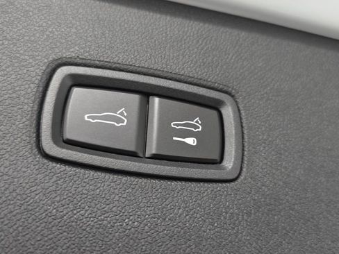 Certified 2026 Porsche Cayenne AWD/4WD image 31