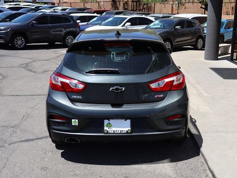 Used 2019 Chevrolet Cruze LT w/ Convenience Package FWD image 10