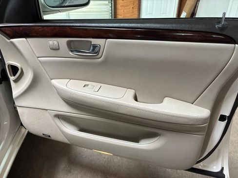 Used 2008 Cadillac DTS FWD image 26