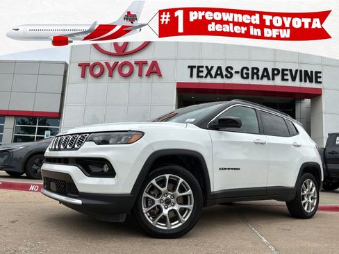 Used 2025 Jeep Compass Limited AWD/4WD image 1