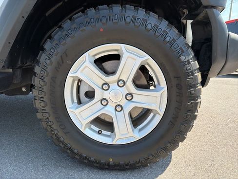 Used 2018 Jeep Wrangler Unlimited Sport S image 11