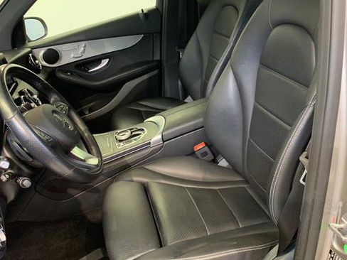 Used 2019 Mercedes-Benz GLC 300 4MATIC image 18