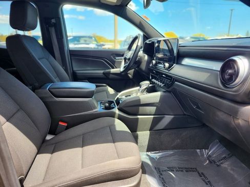 Used 2024 Chevrolet Colorado LT w/ LT Convenience Package II AWD/4WD image 9