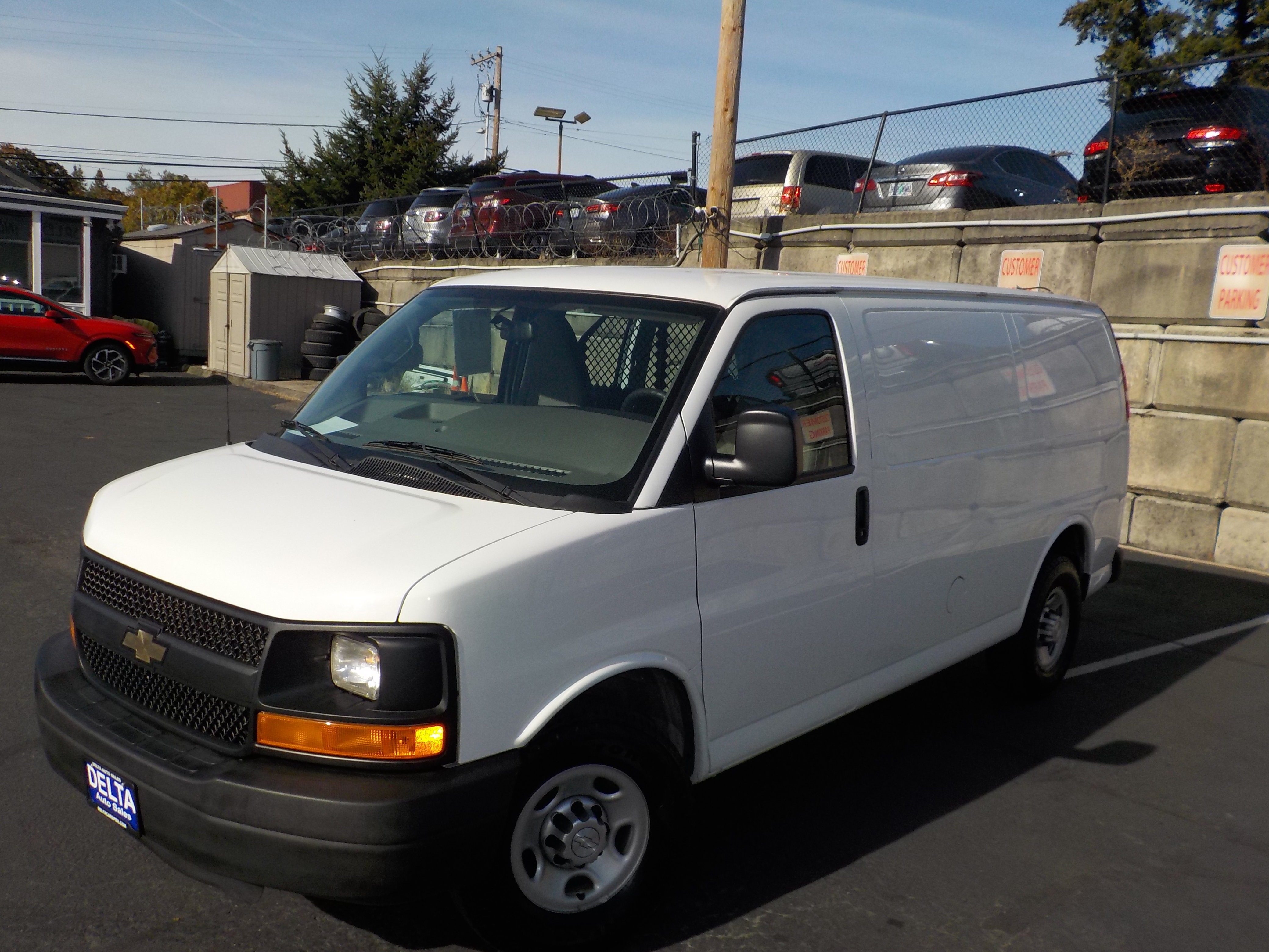 Used 2016 Chevrolet Express 2500 RWD image 6