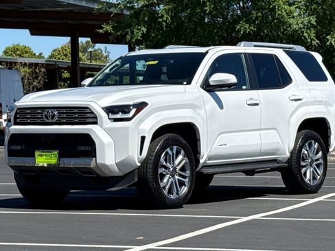 Used 2025 Toyota 4Runner 4WD image 15