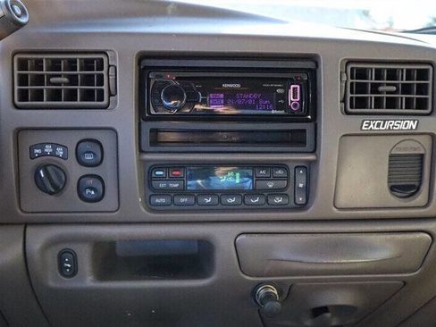 Used 2002 Ford Excursion Limited image 18