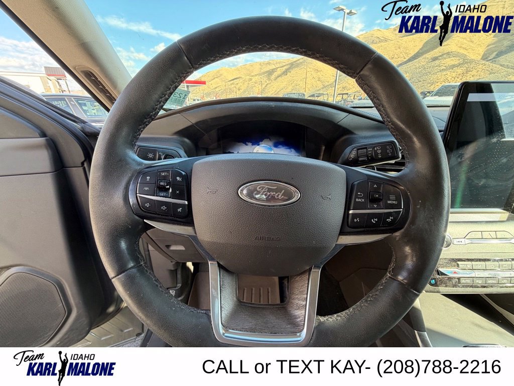 Used 2020 Ford Explorer Platinum w/ Premium Technology Package AWD/4WD image 39