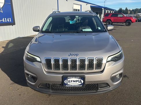 Used 2020 Jeep Cherokee Latitude Plus w/ Comfort/Convenience Group image 8