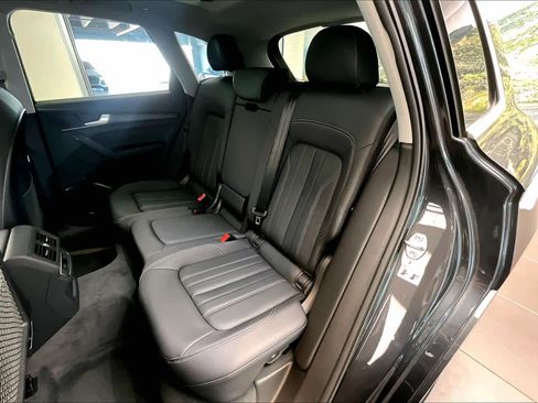 Used 2023 Audi Q5 2.0T Premium w/ Convenience Package image 21