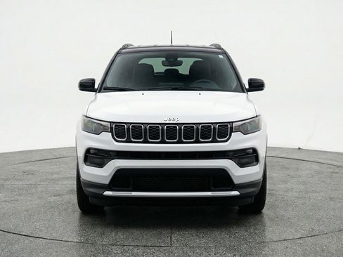 Used 2025 Jeep Compass Limited image 2