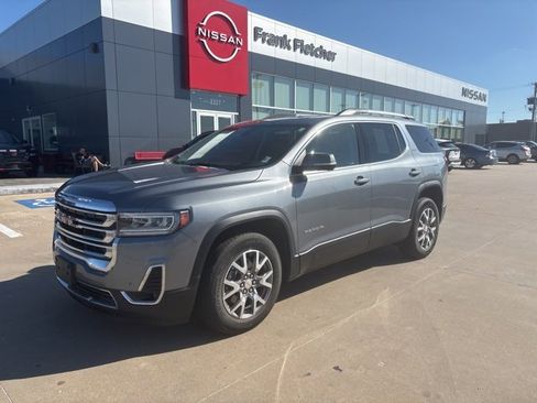 Used 2020 GMC Acadia SLT w/ Driver Alert Package II image 1