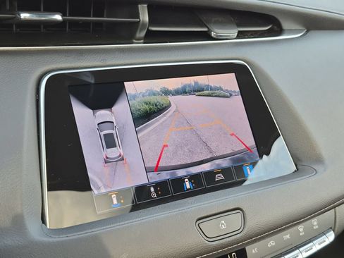 Used 2022 Cadillac XT4 Premium Luxury w/ Enhanced Visibility Package FWD image 31
