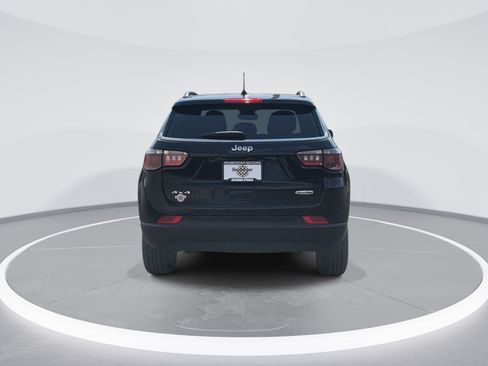 Used 2024 Jeep Compass Latitude AWD/4WD image 6