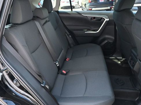 Used 2025 Toyota RAV4 LE AWD/4WD image 16