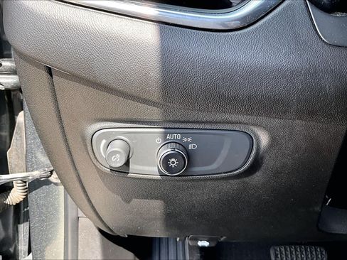Used 2020 Chevrolet Equinox LS FWD image 33