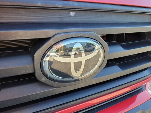 Used 2023 Toyota Tacoma SR w/ SR Convenience Package RWD image 27