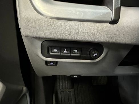 Certified 2022 GMC Terrain SLT w/ Infotainment Package II image 13