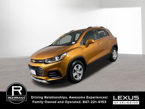 Used 2017 Chevrolet Trax LT w/ Sun & Sound Package image 2