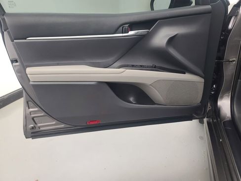 Used 2022 Toyota Camry SE w/ Cold Weather Package image 22