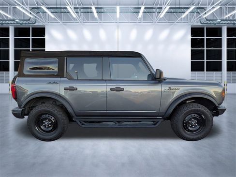 Used 2022 Ford Bronco Wildtrak image 3