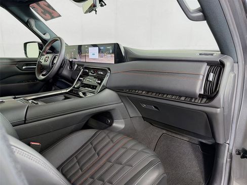 Used 2025 Nissan Armada PRO-4X w/ Pro-4X Premium Package AWD/4WD image 31