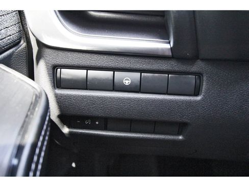 Used 2023 Nissan Rogue SV FWD image 19