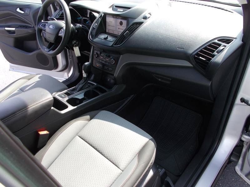 Used 2017 Ford Escape SE w/ Equipment Group 201A FWD image 21