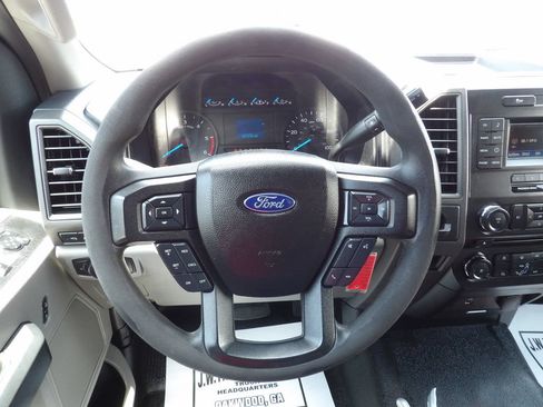 Used 2017 Ford F550 2WD Regular Cab Super Duty image 20